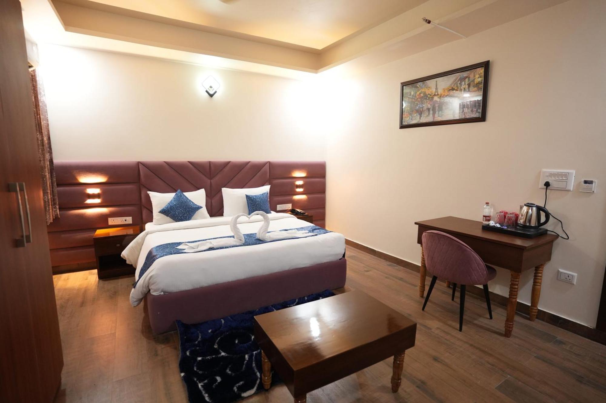 Sarla Hotel Inn Noida Exterior foto